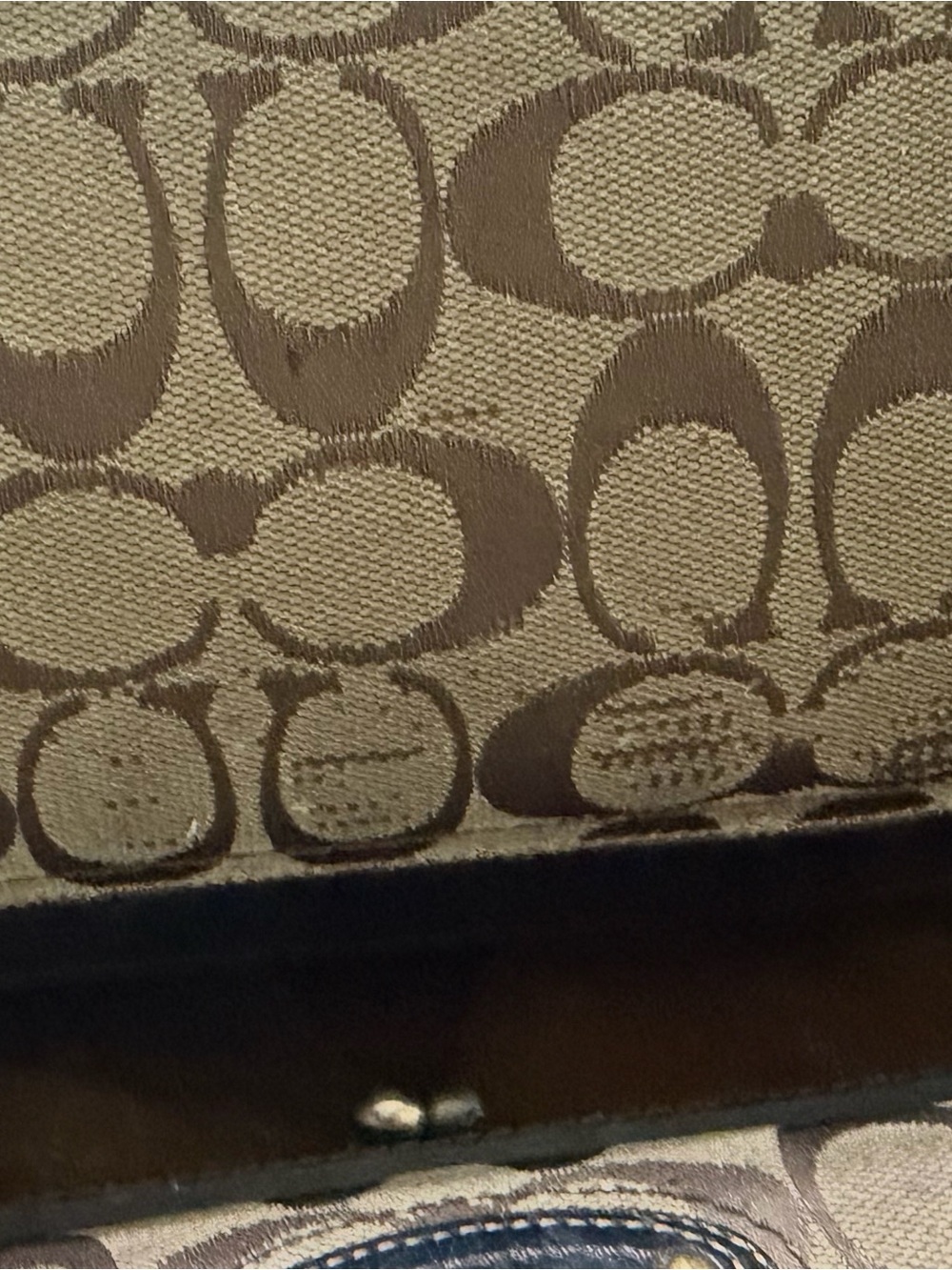 Coach Legacy Signature Canvas Leather Shoulder Bag w/matching wallet - Picture 7 of 16